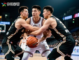 夹击中锋丨破解双人包夹的核心技巧,中锋如何应对夹击防守,被包夹的中锋该如何传球