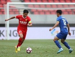 足球什么情况下进攻有利，快速反击时机,如何把握攻防转换,定位球战术怎么布置