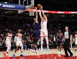 为什么拍板是技术犯规,NBA拍板怎么处罚,拍板和挂筐有啥区别,裁判为啥要管庆祝动作