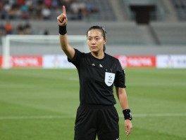 女足澳洲边裁,执法水平如何,怎样成为国际级女裁判,女性裁判崛起之路