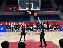 篮球叫暂停规则详解,何时可叫暂停,谁有资格叫暂停,教练如何把握时机