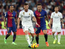 皇马对巴萨的球员：谁是国家德比真正主角，如何评价传奇表现，未来对决有何看点？