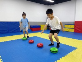 跳羊角球是训练什么,感统训练有哪些项目,羊角球训练目的,羊角球适合年龄