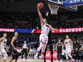 街头篮球中锋技能怎么选,实战技巧有哪些,如何成为团队核心？