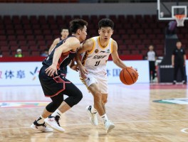 篮球的运球，运球技巧有哪些，如何快速提升运球水平，怎样练习运球过人