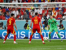 西班牙俄罗斯点球大战,战术如何成败,门将如何封神,东道主如何创造历史