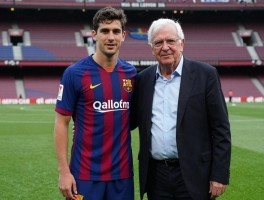 巴萨早年球员,巴萨创始人甘伯有何贡献,早期球星如何影响现代足球,巴萨队徽设计者是谁