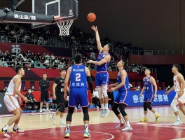 篮球防守位置丨如何选择合法防守站位,怎样避免防守犯规,不同位置球员防守职责有哪些