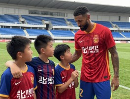 合影小球员：如何与球星成功合影？合影时有哪些礼仪要注意？