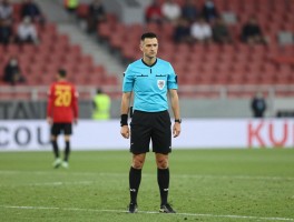 门兴边裁事件怎么回事,足球比赛边裁被砸如何处理,德甲裁判安全如何保障