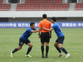 球员推边裁,会面临什么处罚,为何有不同判罚标准,如何避免此类冲突