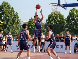 街头篮球中锋攻略,中锋技能怎么搭配,中锋篮板怎么抢,中锋如何挡拆配合