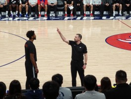 篮球中场休息多久,NBA与FIBA时长差异,为何设置中场休息,教练如何利用这段时间