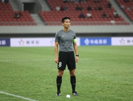 马宁吹点球,判罚依据是什么,执法风格如何,争议事件有哪些