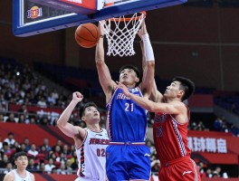 什么是攻击篮筐技术犯规,攻击篮筐时哪些动作算技术犯规,如何避免进攻犯规