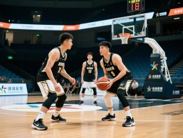 篮球热身赛,如何避免常见错误,战术演练重点是什么,与正式比赛区别在哪