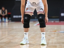 篮球扶膝动作怎么练标准,和护膝有什么区别,哪些场景必须做