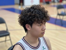 中锋烫头发全攻略,篮球中锋烫发影响比赛吗,中锋适合什么烫发类型,烫发后如何维护