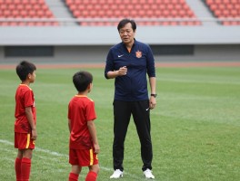 范志毅训斥小球员丨背后原因是什么,如何评价这次事件,小球员后来怎么样了