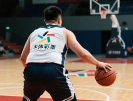 打篮球背后运球,如何避免挺肚子,怎样控制运球落点,背后运球过人技巧