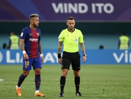 内马尔边裁争议全解析，裁判为何对他格外严格，球员如何适应判罚尺度