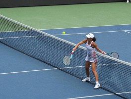 网球什么是击球技术犯规,哪些动作算击球犯规,触网和过网击球怎么判