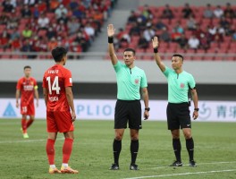 鲁能判点球,哪些争议案例,VAR如何改变判罚,裁判尺度是否统一