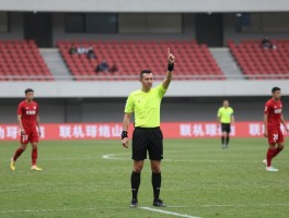 足球有利进攻在什么时候结束：裁判何时鸣哨终止,有利原则失效条件,进攻结束标志