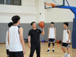马浩篮球,体育老师如何教篮球,怎样成为优秀篮球教练,青少年篮球训练方法有哪些