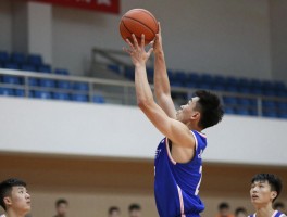 练篮球头球丨头球基本动作要领是什么,头球如何准确控制方向,头球怎样提高命中率