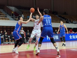 篮球怎么打全场,战术意识薄弱,快攻如何发动,体能如何分配