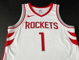 火箭队一号球员：1号球衣传承有何故事，现役1号位是谁，未来核心是谁？