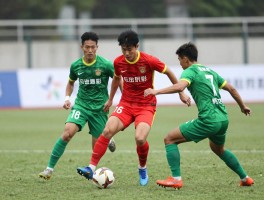 足球拆挡配合是什么意思，如何正确执行，战术要点有哪些，与篮球挡拆有何不同