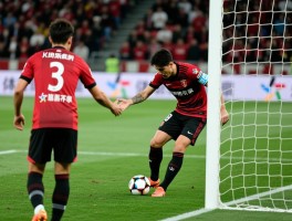 神户球员送点球背后有何隐情，是战术失误还是心理博弈，如何判断是否故意？
