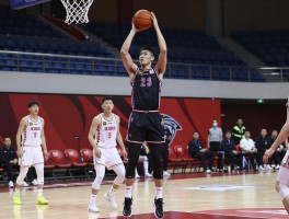 篮球李楠身高,李楠真实身高是多少,身高198在篮球场打什么位置,高个子球员如何训练