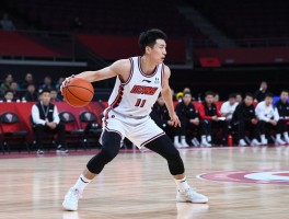 篮球教授过人,如何掌握探步转身,背后运球后撤步怎样创造投篮空间