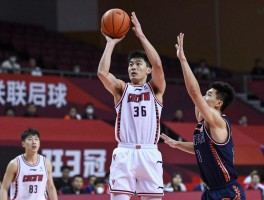 牧绅一中锋定位解析，为何控卫如中锋，内线统治力怎么练就？