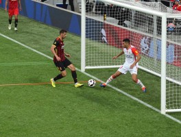 越位是什么意思搞笑视频,体毛越位是什么梗,VAR划线能多离谱,足球搞笑越位片段哪里找