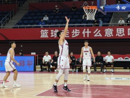 篮球走步是什么意思呀,走步违例怎么判定,哪些动作容易走步,如何避免走步违例