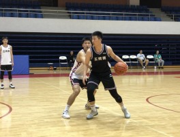 篮球背运教学,如何避免掉球,怎样控制重心,实战如何运用