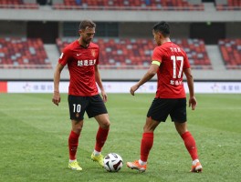 两个人越位是什么意思,足球比赛两人同时越位判罚吗,怎么识别造越位战术