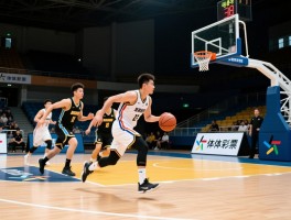 全场篮球进攻战术详解,快攻如何发动,阵地进攻怎么打,破联防有哪些方法