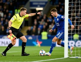 莱斯特回应点球，VAR判罚标准解析，点球争议如何影响比赛，裁判尺度是否统一