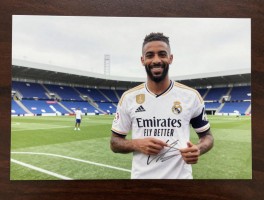 皇马球员签名攻略,训练基地蹲点技巧,亲笔签名真伪辨别,官方渠道有哪些