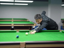 台球什么是夹角球发球,身位夹角如何控制,加塞与夹角关系,角度球瞄准技巧