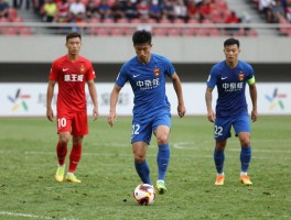 跳步罚点球,规则如何判定,是否违规,代表人物有哪些,技巧如何掌握