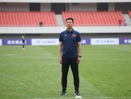 教练越位是什么意思啊,越位规则怎么判断,什么情况算越位犯规,造越位战术如何破解