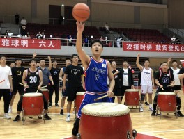 篮球赛敲鼓，如何成为球队第六人？节奏如何影响比赛？助威团如何组织？