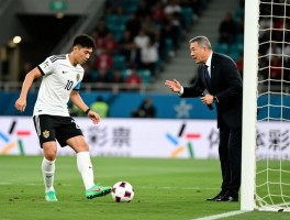 詹俊要点球,解说员如何分析点球判罚,点球大战胜负关键是什么,詹俊经典点球解说有哪些