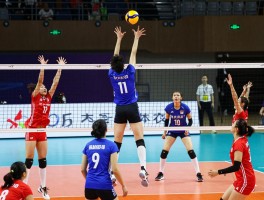 排球的越位是什么意思,排球越位犯规如何判罚,怎样避免位置错误